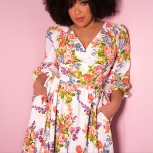 Bawdy cropped blouse in white vintage floral print